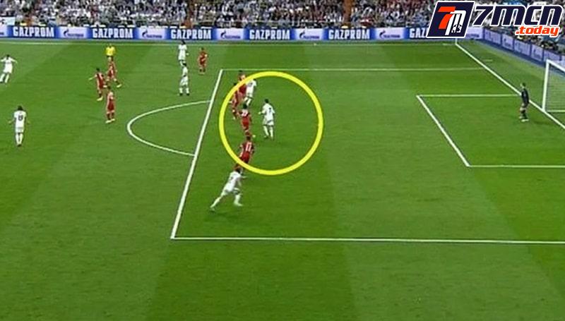 Cách xác định lỗi việt vị trong bóng đá